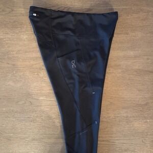 On Run On Cloud Performance Running Leggings-Length 7/8-Women's Sze M-Black-NWOT